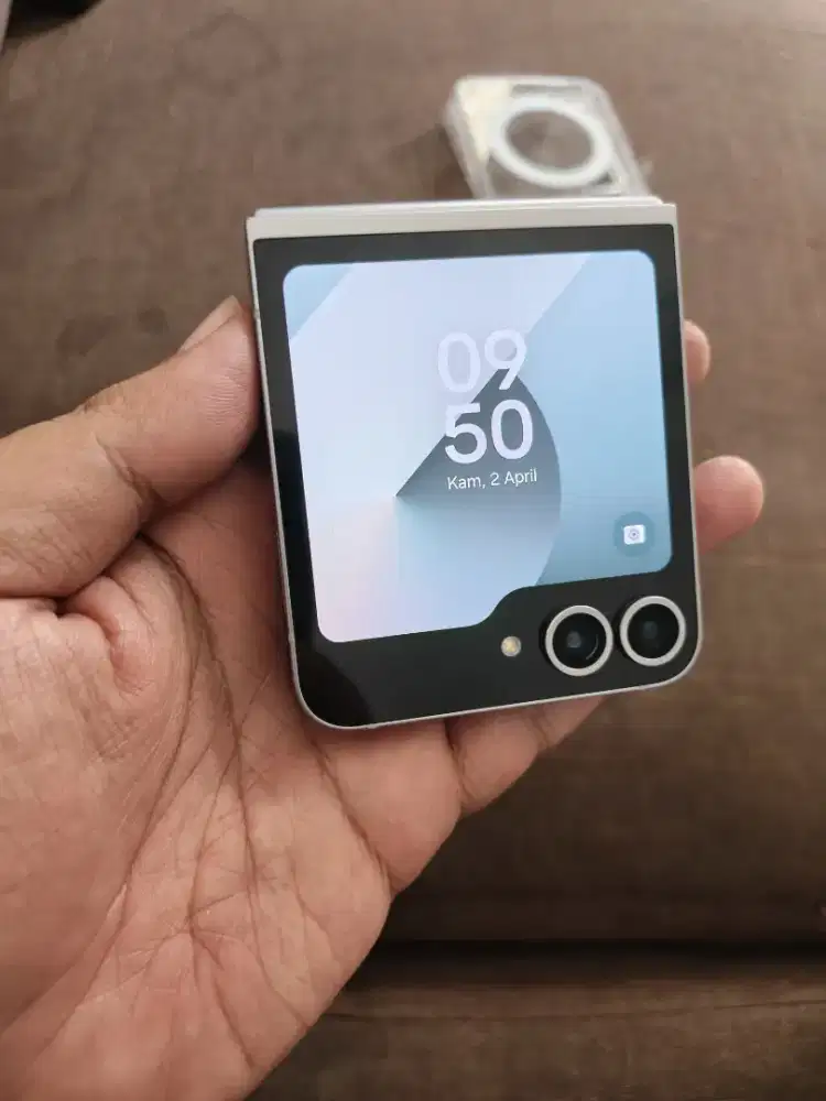 Galaxy Z Flip 6 12/256 ex sein fullset bisa tt