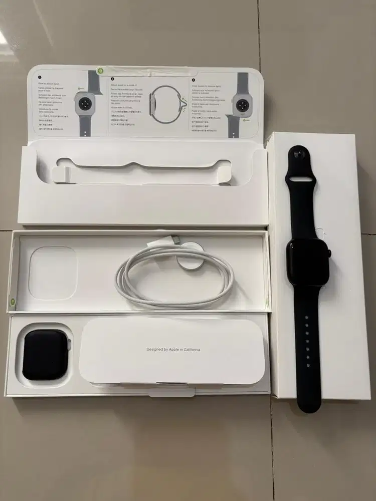 Apple Watch Series 10, Jet Black 42mm. Size S/M