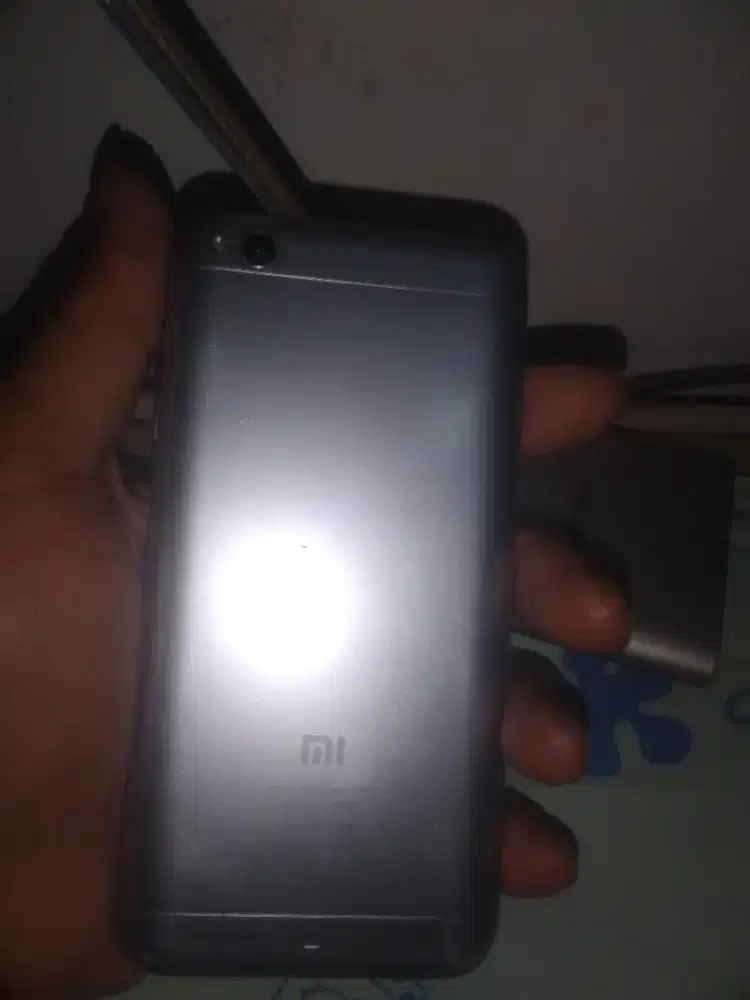 Jual xiaomi redmi 5a minus retak sehelai lcd no kendala dan ori