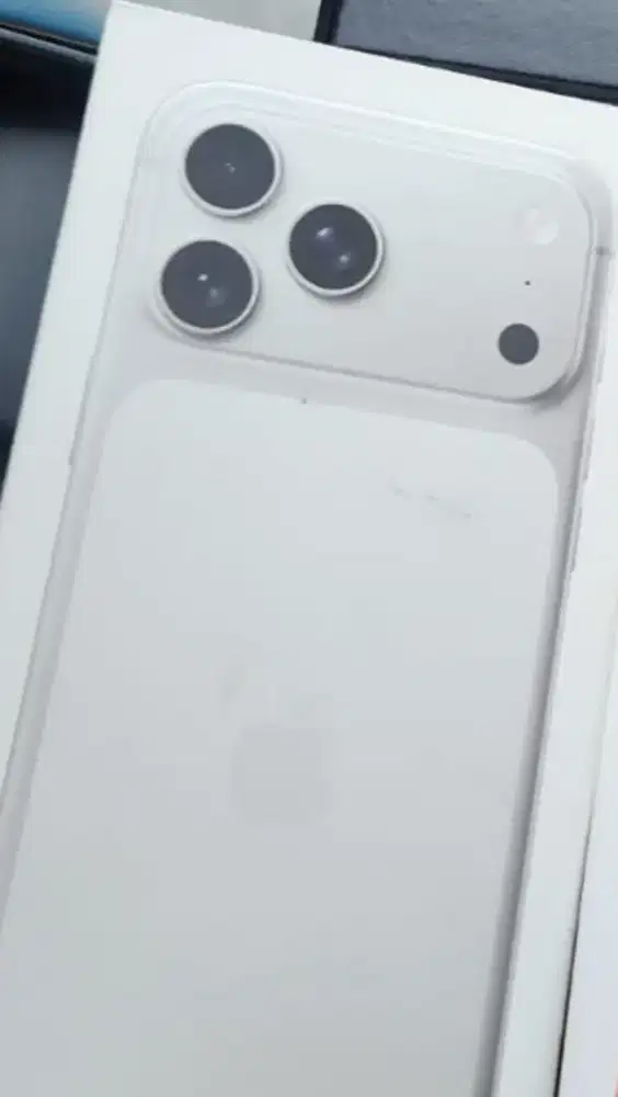 Jual iPhone 17 promax Silver