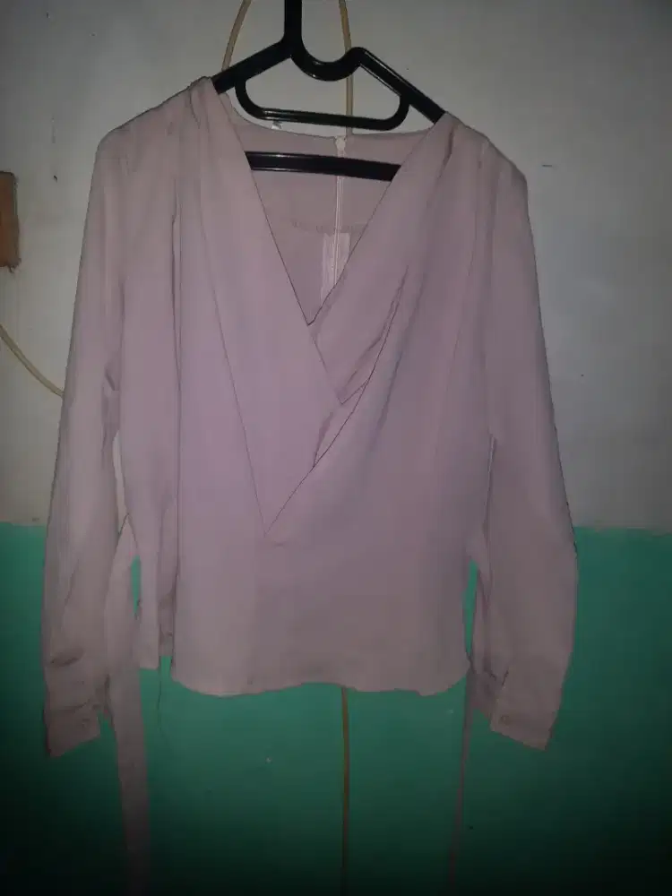 Kemeja polos dan motif