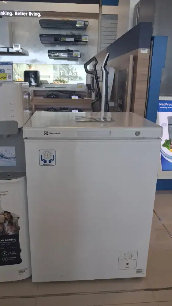 CICILAN RINGAN 15K/DAY HANYA DENGAN KTP ELECTROLUX CHEST FREEZER 150L