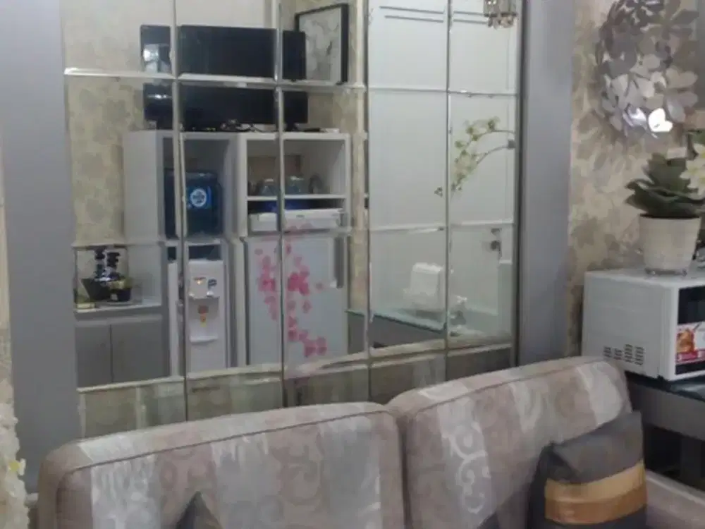 GREEN PRAMUKA CITY DUA KAMAR KONDISI SIAP TINGGAL AREA SEKITAR LENGKAP DAN MUDAH DIJANGKAU LANTAI DUA