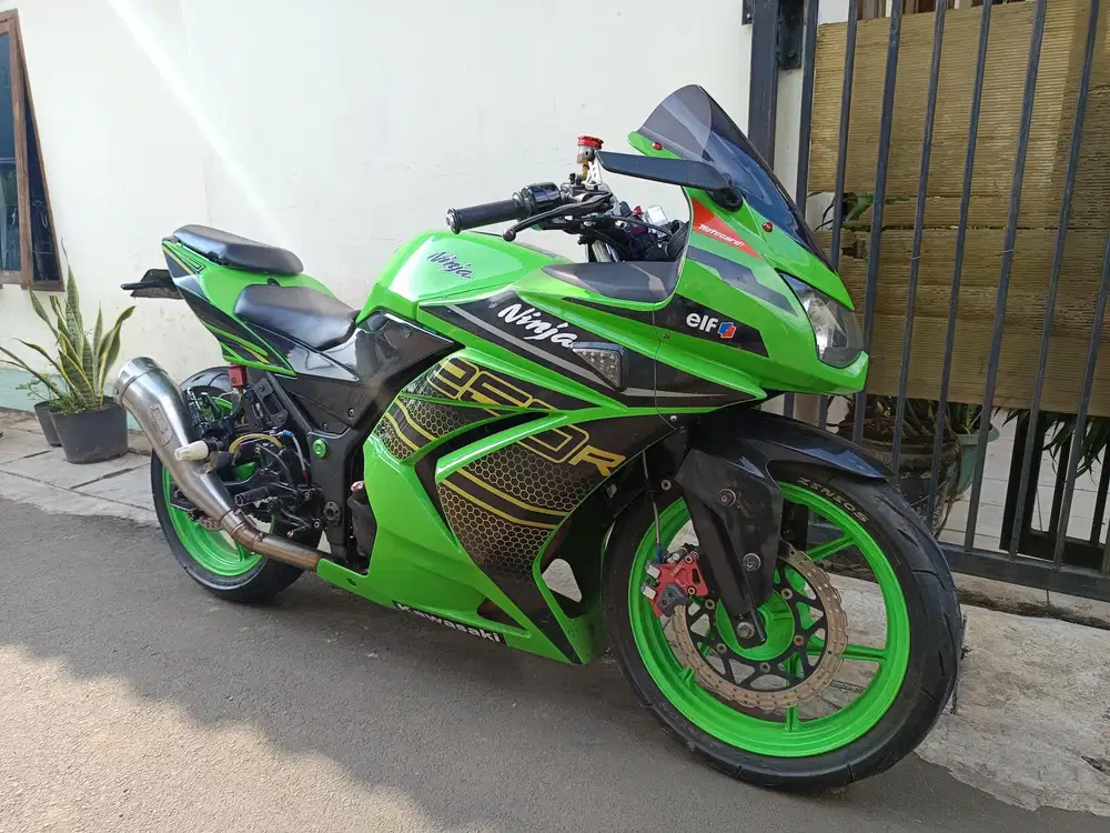 Kawasaki ninja 250 karbu 2012  lengkap mesin halus
