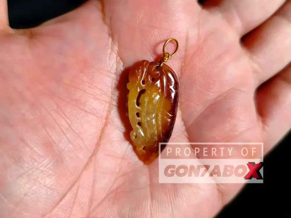 Giok Merah Red Jade Liontin Mas