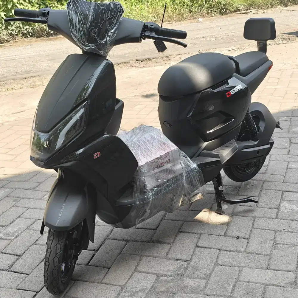 SEPEDA LISTRIK CANGGIH TAHAN BANJIR