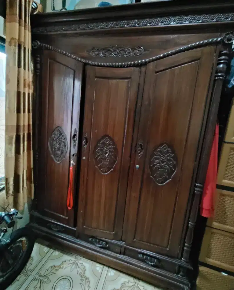 Lemari Kayu Jati Asli