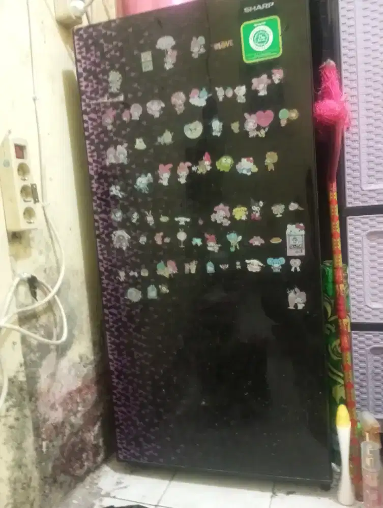 Di jual kulkas 1 pintu ungu bekas