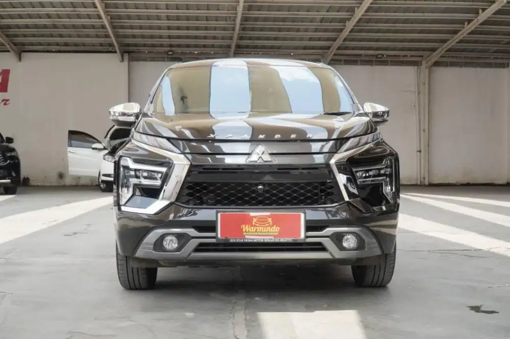 Mitsubishi Xpander Ultimate 1.5 Matic tahun 2025 hitam AT CVT DP minim