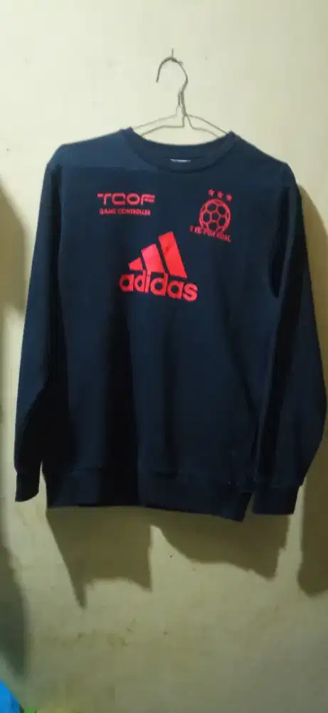 Crewneck ad*d*s authentic