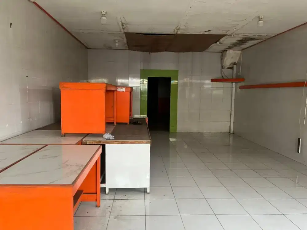 Meja bekas warteg kokoh banget ada 6 dan sama bangkinya