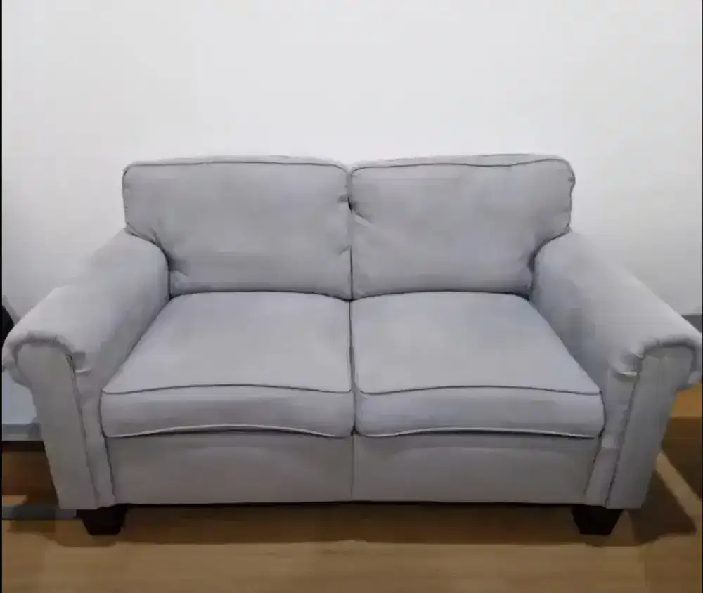 Jual murah sofa bahan bludru 2seater spt foto msh bgs,harga 2,2jt nego