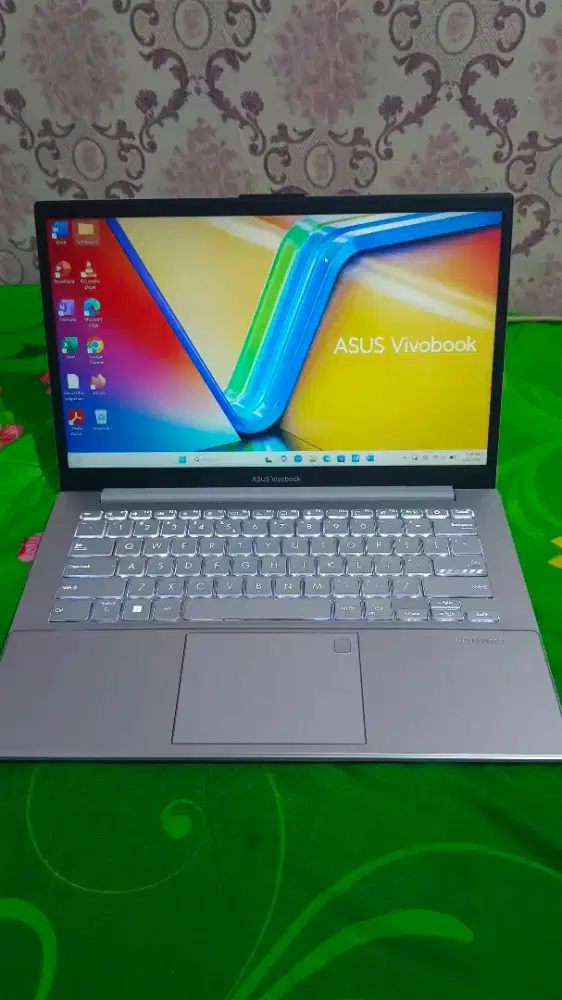 Asus Ryzen 3 7000 series Ram 8 GB SSD 256 GB