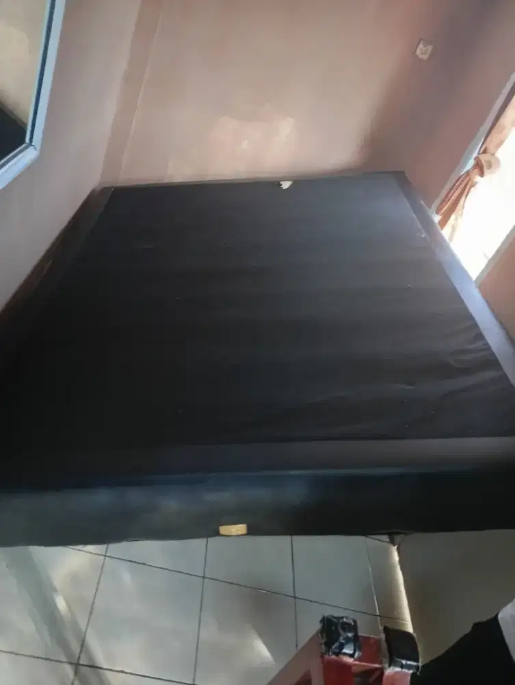 Bekas  divan dan sandaran divan ukuran 160x200