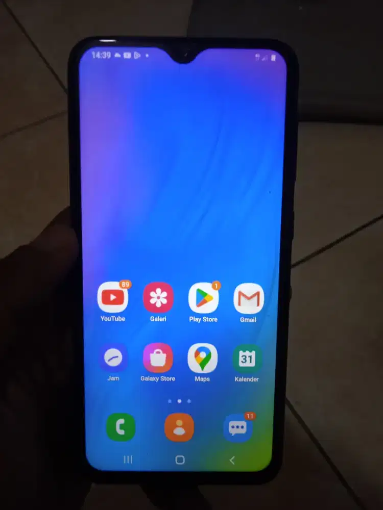 Dijual hp Samsung M10 RAM 2/32 msh bagus