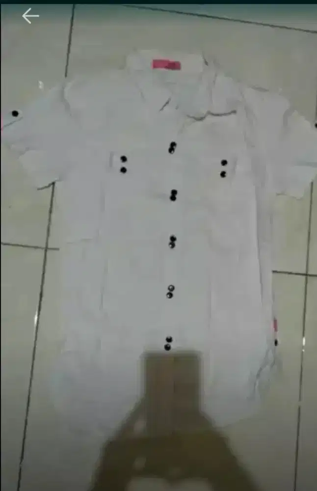 Baju kemeja putih lingkar dada +/- 87 cm