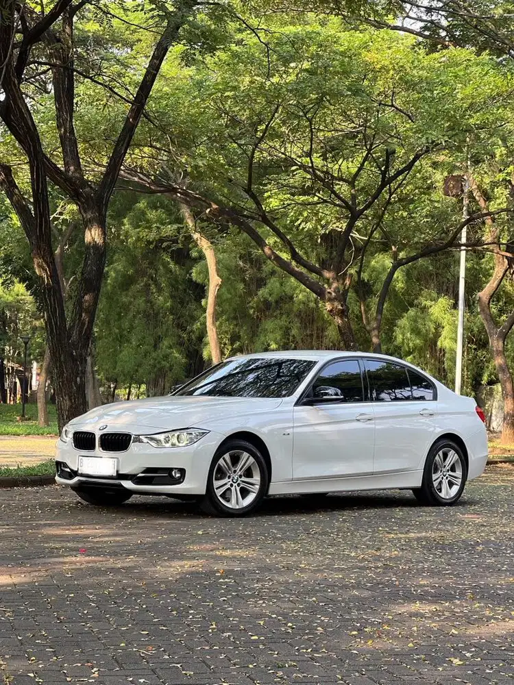 BMW 320i 2013 Bensin