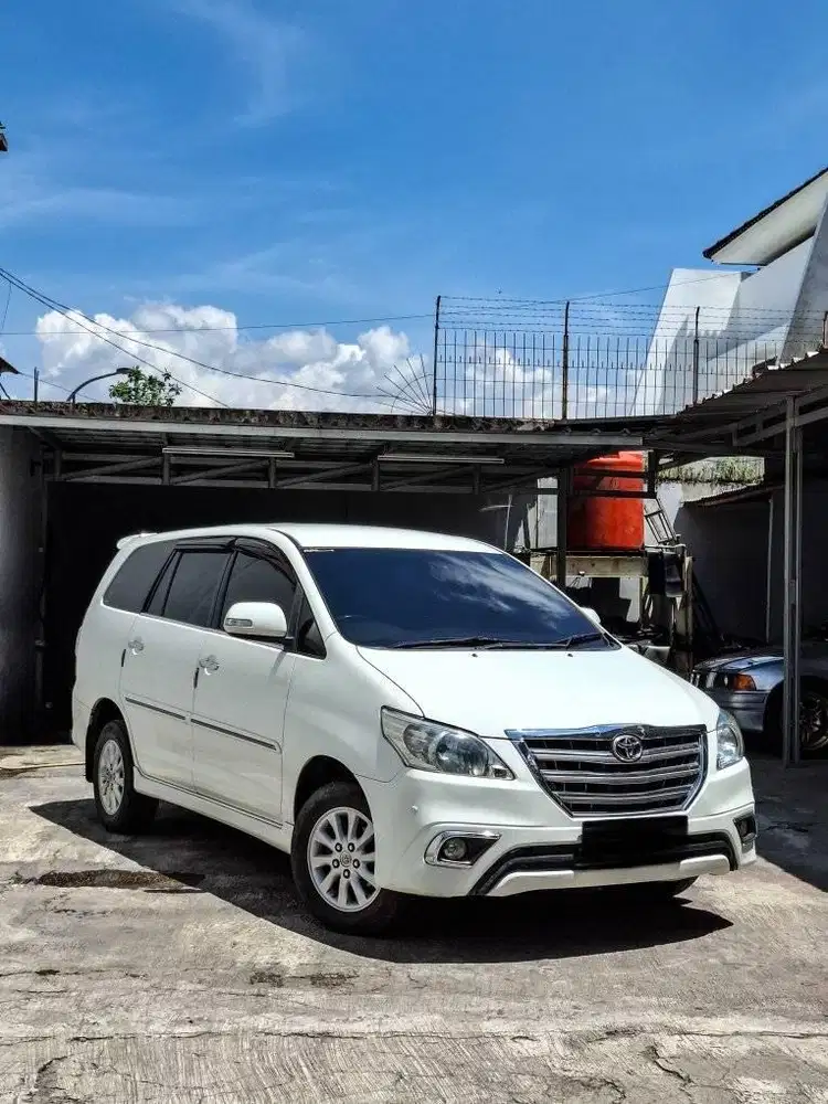 Toyota Kijang Innova V 2014 Matic bensin