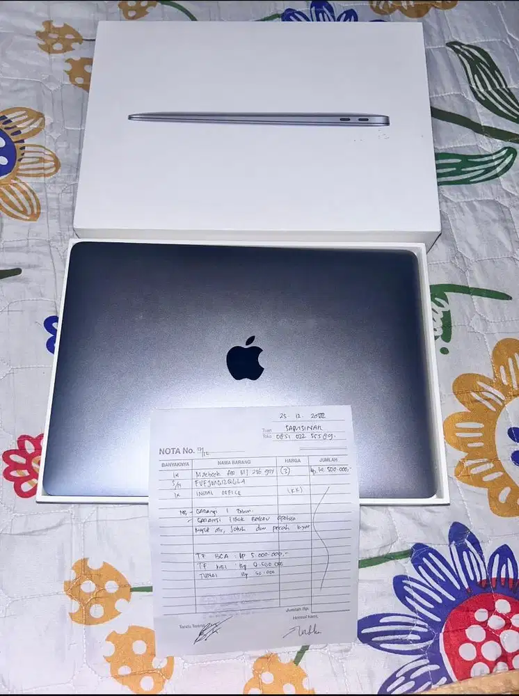 Macbook air M1 256 grey