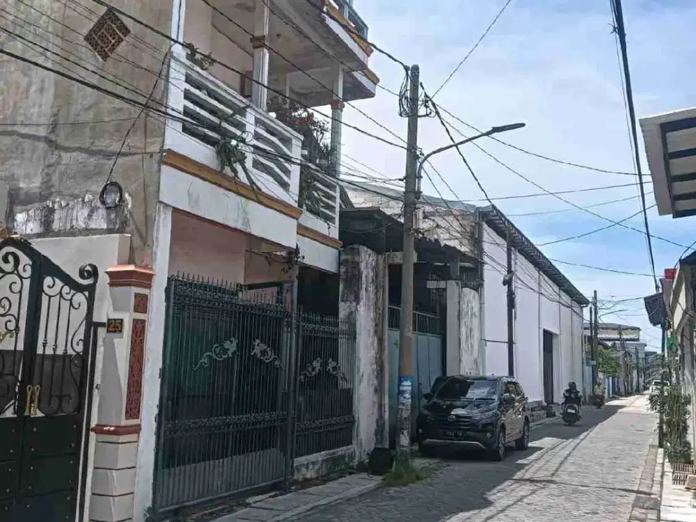 DI JUAL RUMAH
JLN  : LEBAK JAYA PERMAI III NO 12
KEL. : GADING
KEC. : TAMBAK SARI
KAB  : SURABAYA