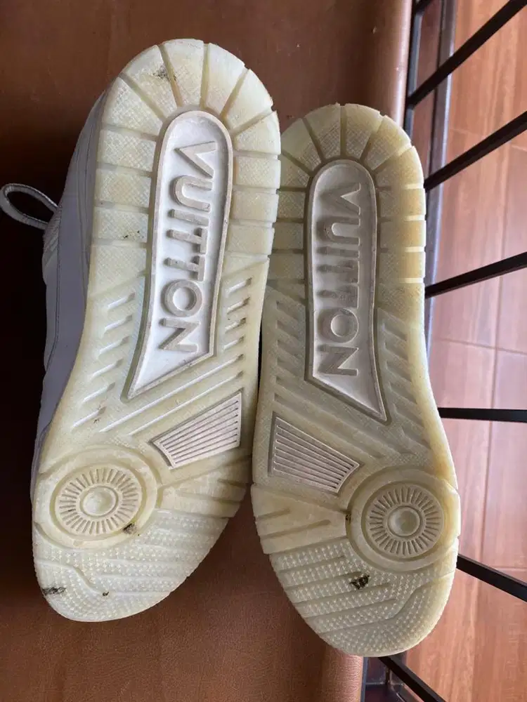 Sepatu LV ukuran 43-44