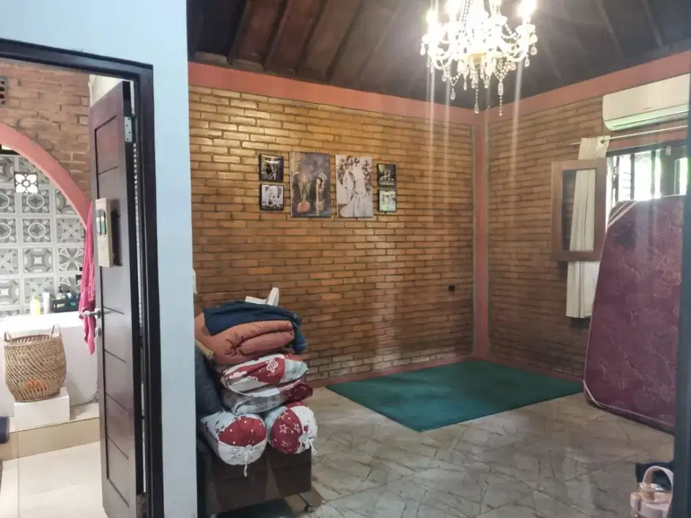 Dijual Villa Cantik Ada Joglo dan Kolam Renang di Turi