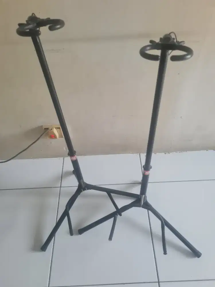 Stand gitar + kunci like New