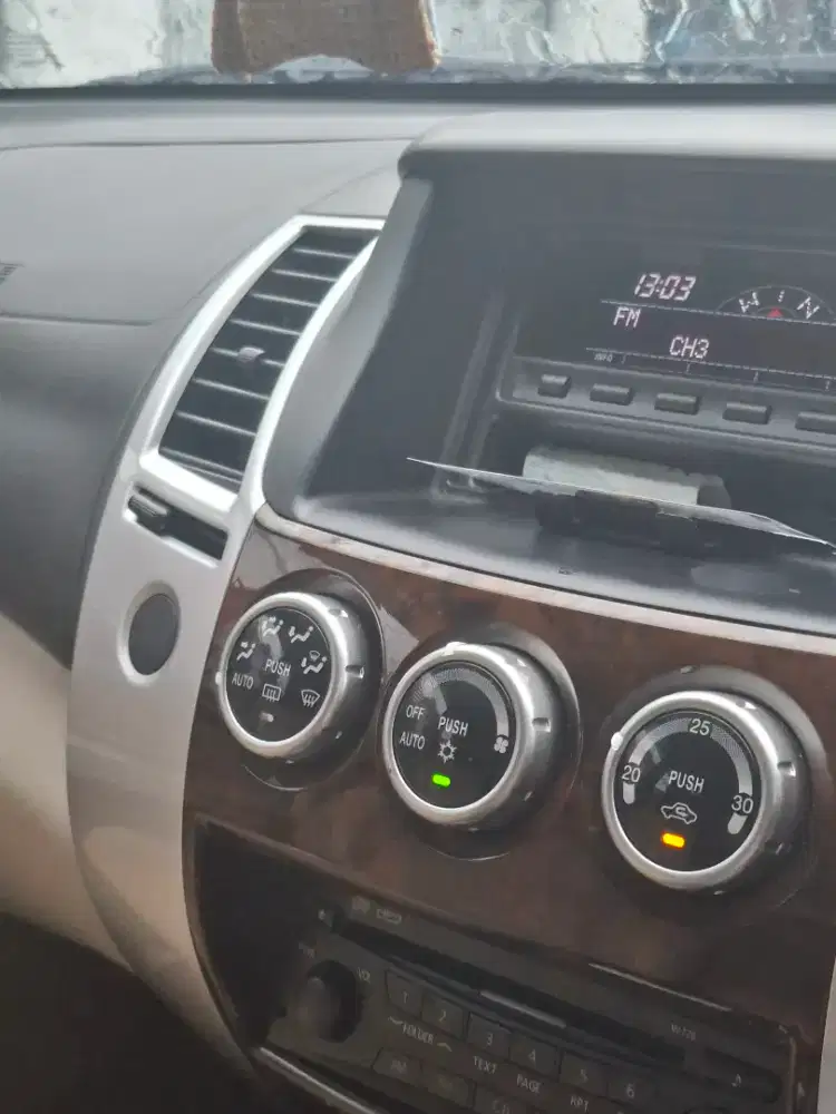 Pajero sport 2011 automatic low kilometer