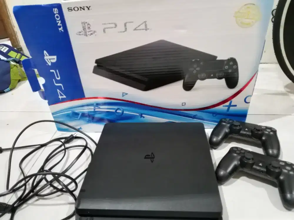 PlayStation 4 ( PS 4 )