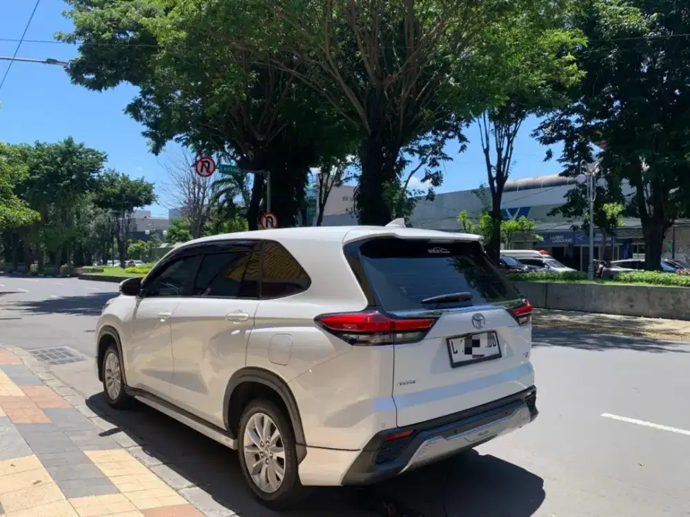 INNOVA ZENIX V BENSIN Matic 2022 Putih Tgn 1 KM 39rb Record inova