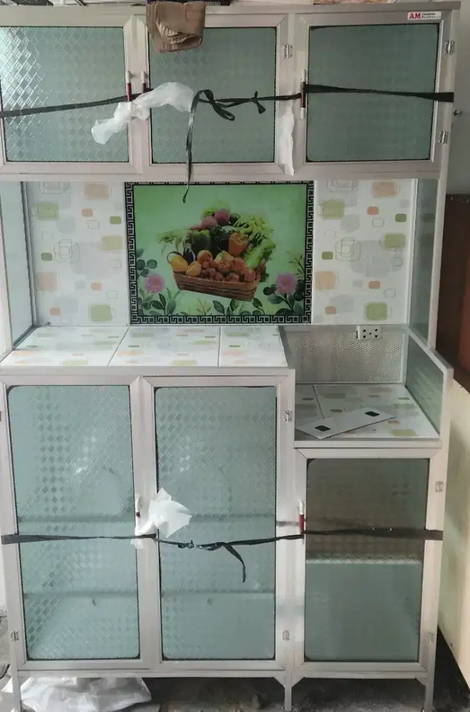 Lemari Piring / Rak pirinf kaca