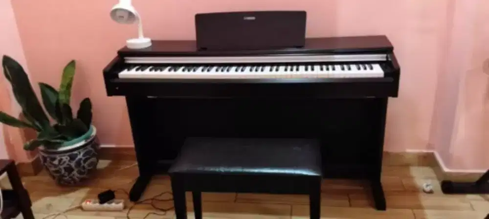 For sale piano digital Yamaha Arius YDP-142