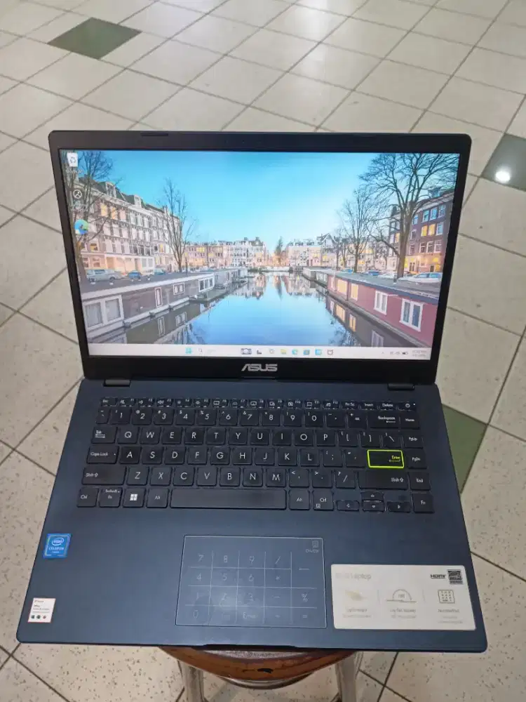 Laptop Asus E410M