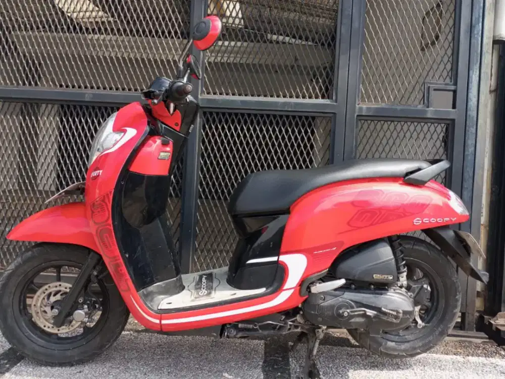 Honda Scoopy iss sporty th 2018 isi komplit