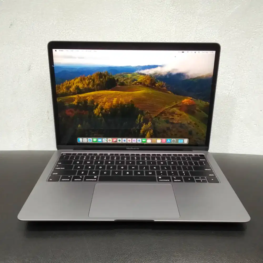 Macbook Air 13 inch 2018 Core i5 - 1,6GHz RAM 8GB SSD 256GB ( Second )
