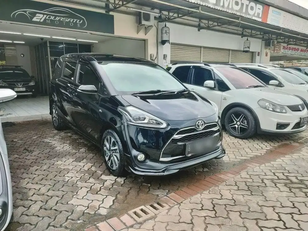 SIENTA Q AUTOMATIC 2016/2017 HITAM TOYOTA