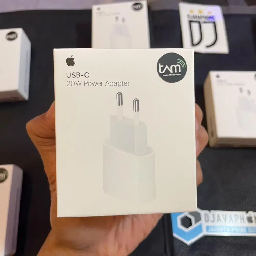 20W USB-C Power Adaptor tam ORiginal NEW