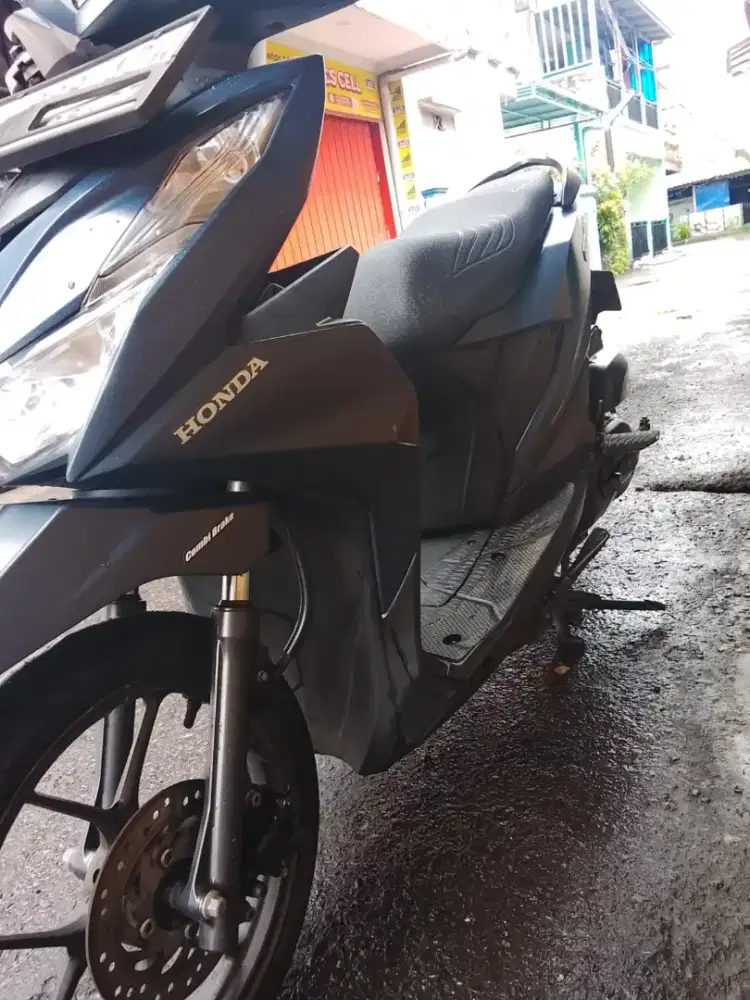 Honda Beat Deluxe ISS Idling Stop 2022 Mulus Setangan Dari Baru