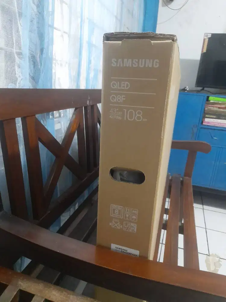 Samsung QLED TV Q8F 4.3 INCH 4K Smart TV - Kondisi Baru (Segel)
