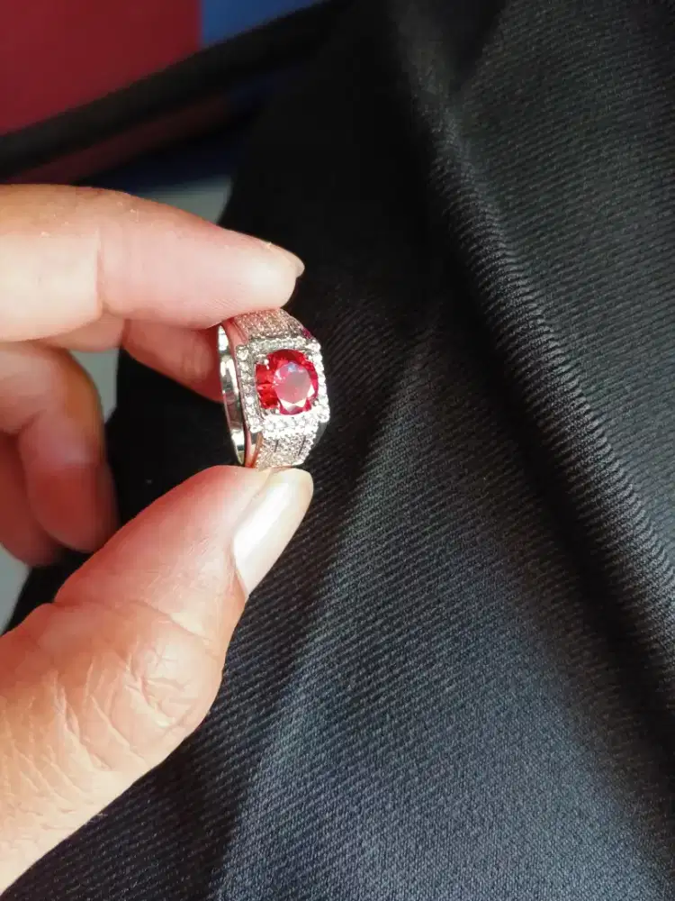 Batu Ruby cutting lab created