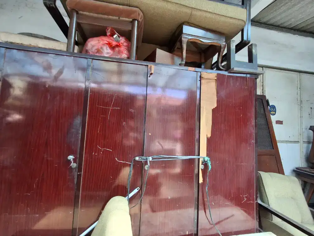 DIJUAL BORONGAN SEMUA KAYU2 JATI BEKAS DAN LEMARI BESAR KECIL