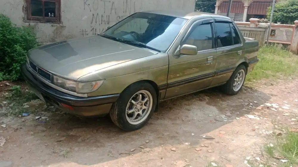 Mitsubishi Lancer 1991 Bensin