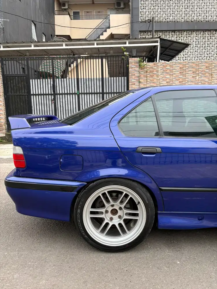 BMW 320i 1993 Bensin