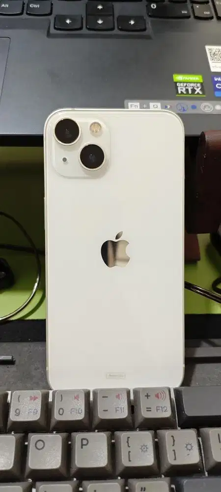 iPhone 13 128gb White / Putih (Ex-iBox - MULUS NO MINUS)