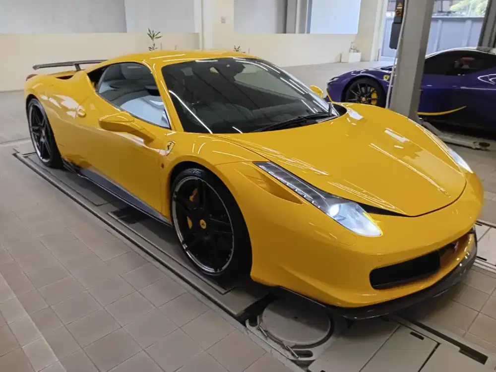 Ferrari 458 Giallo Nero