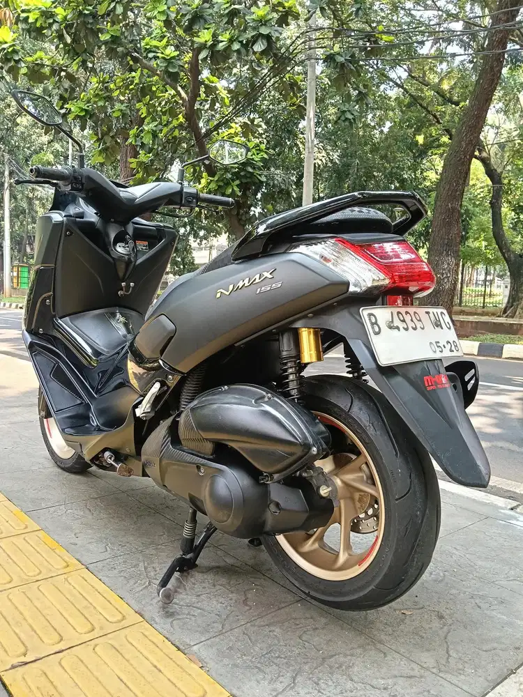 DIJUAL CASH YAMAHA N MAX OLD THN 2018 PAJAK IDUP SURAT2 LENGKAP