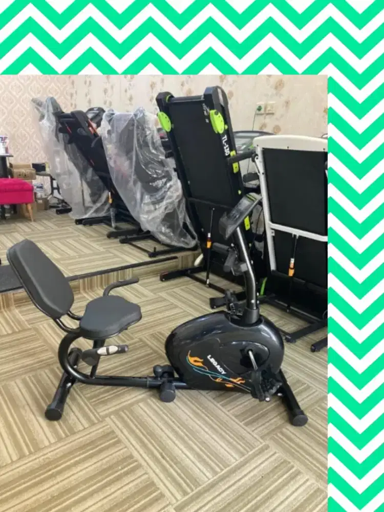 Sepeda statis Recumbent Legacy alat fitnes MKU-796