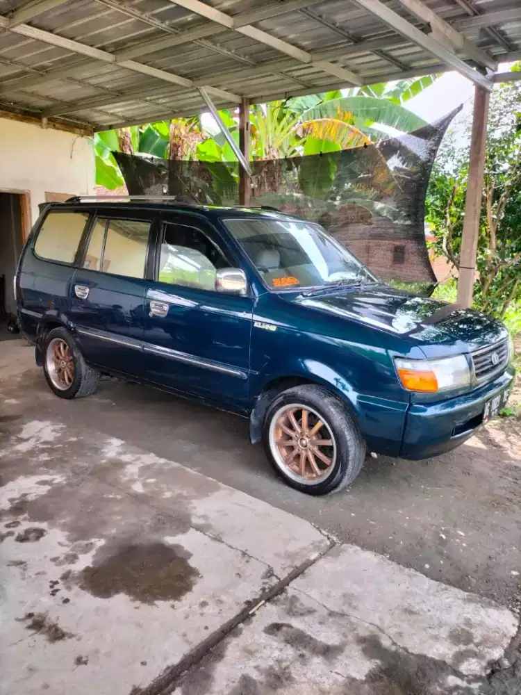 Toyota Kijang LGX