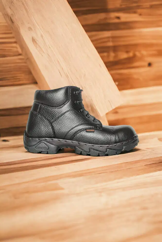 Asli Sepatu safety lokal Balikpapan