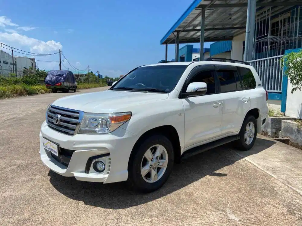 TOYOTA LAND CRUISER AT 2010